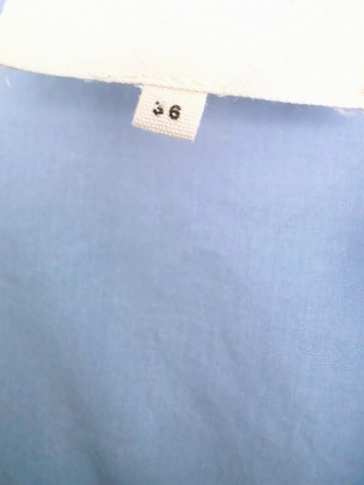 Chemise bleu ciel à palmiers orange fluo