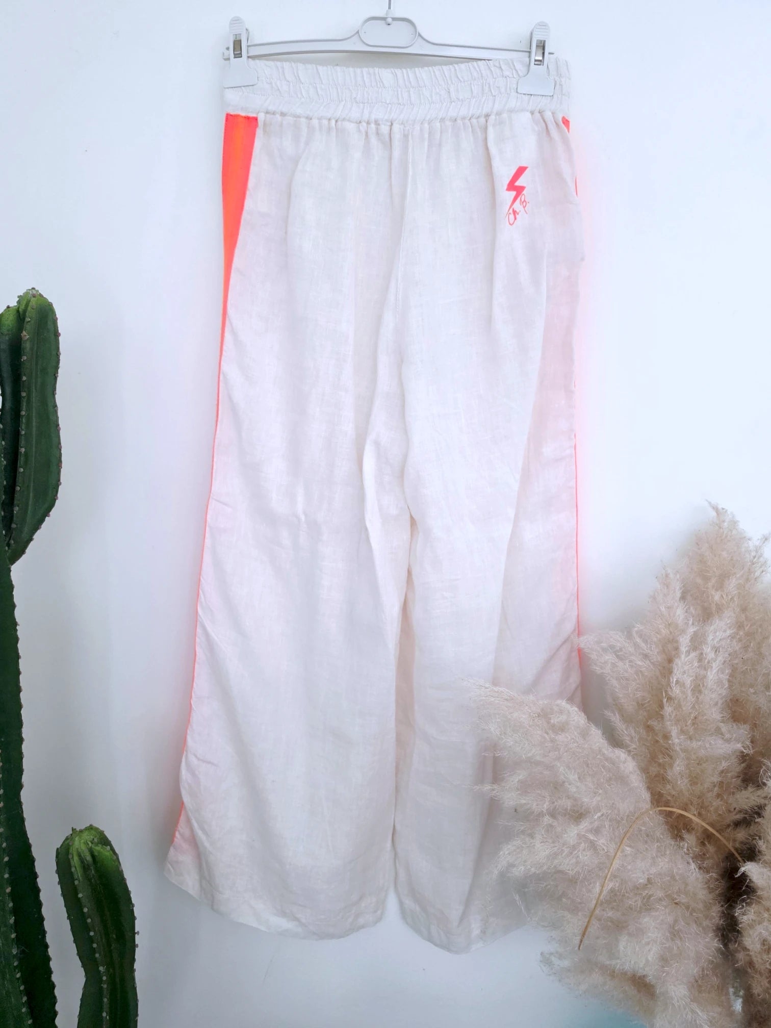 Ensemble veste + Pantalon en lin écru à bandes latérales fluo
