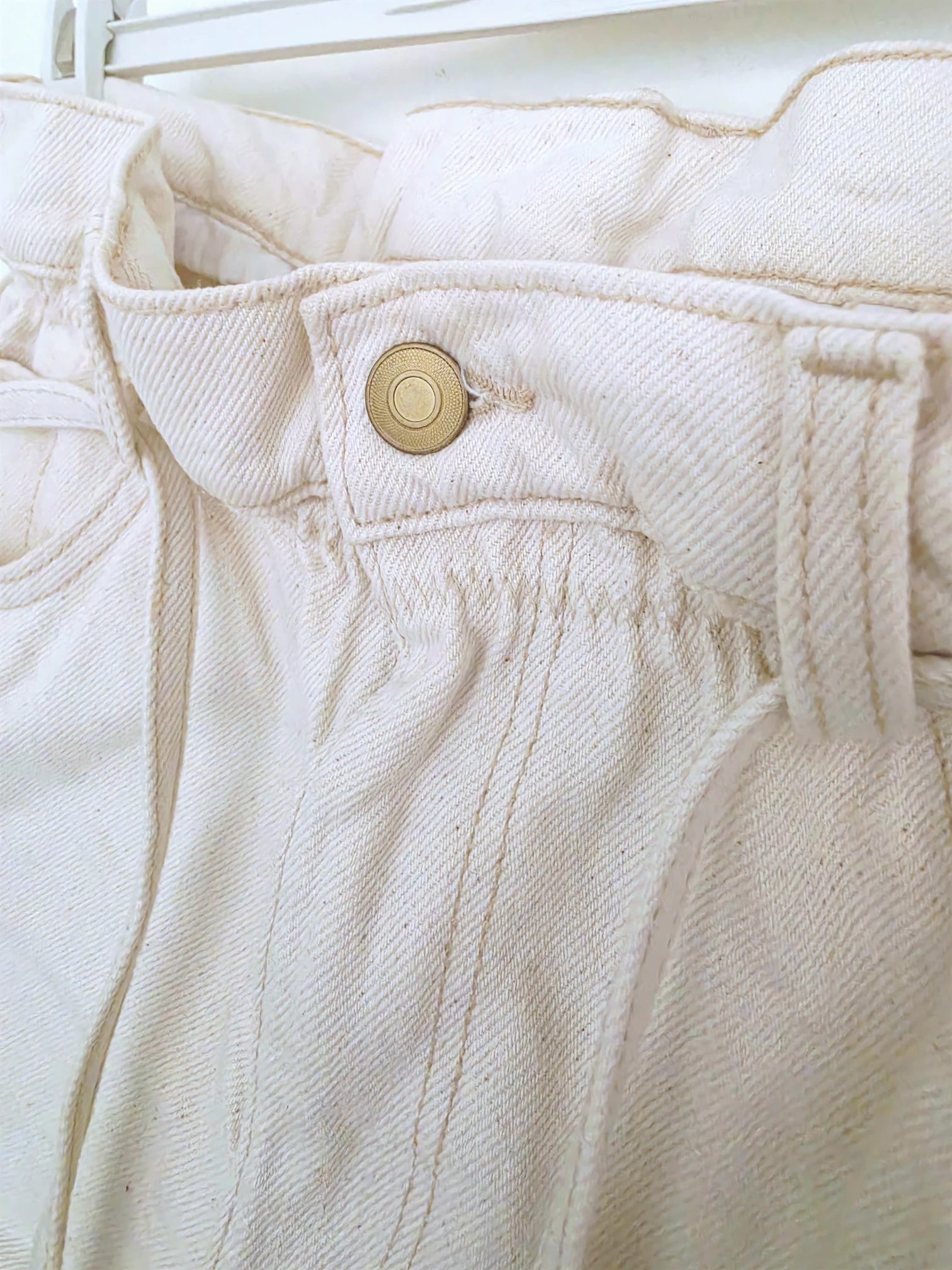 Short écru en jean coton