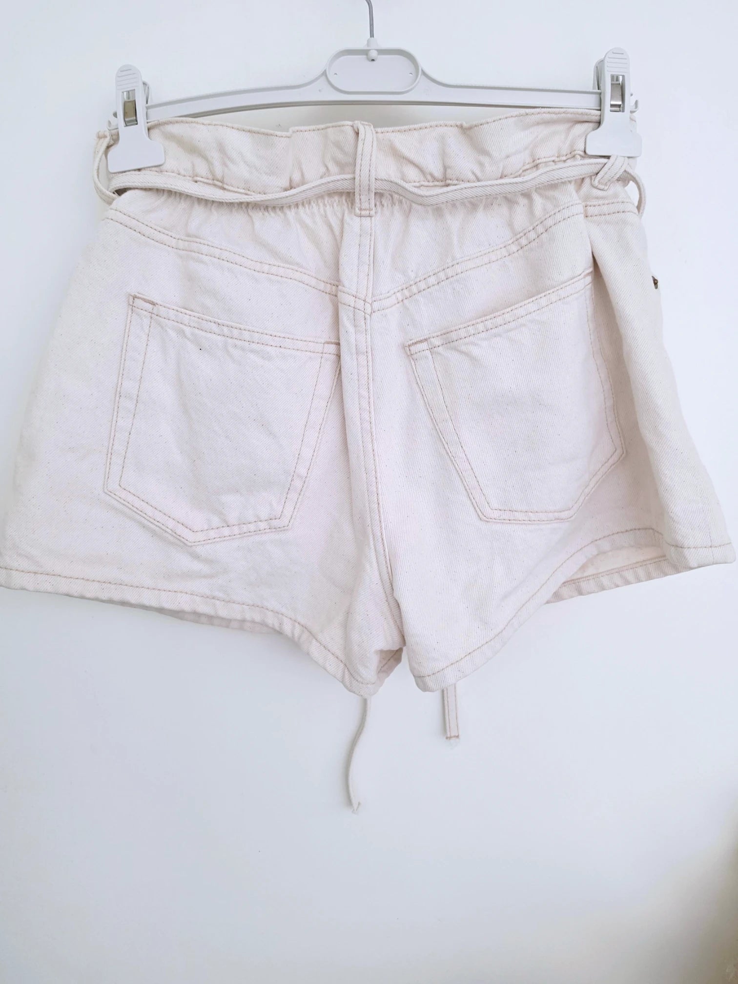 Short écru en jean coton