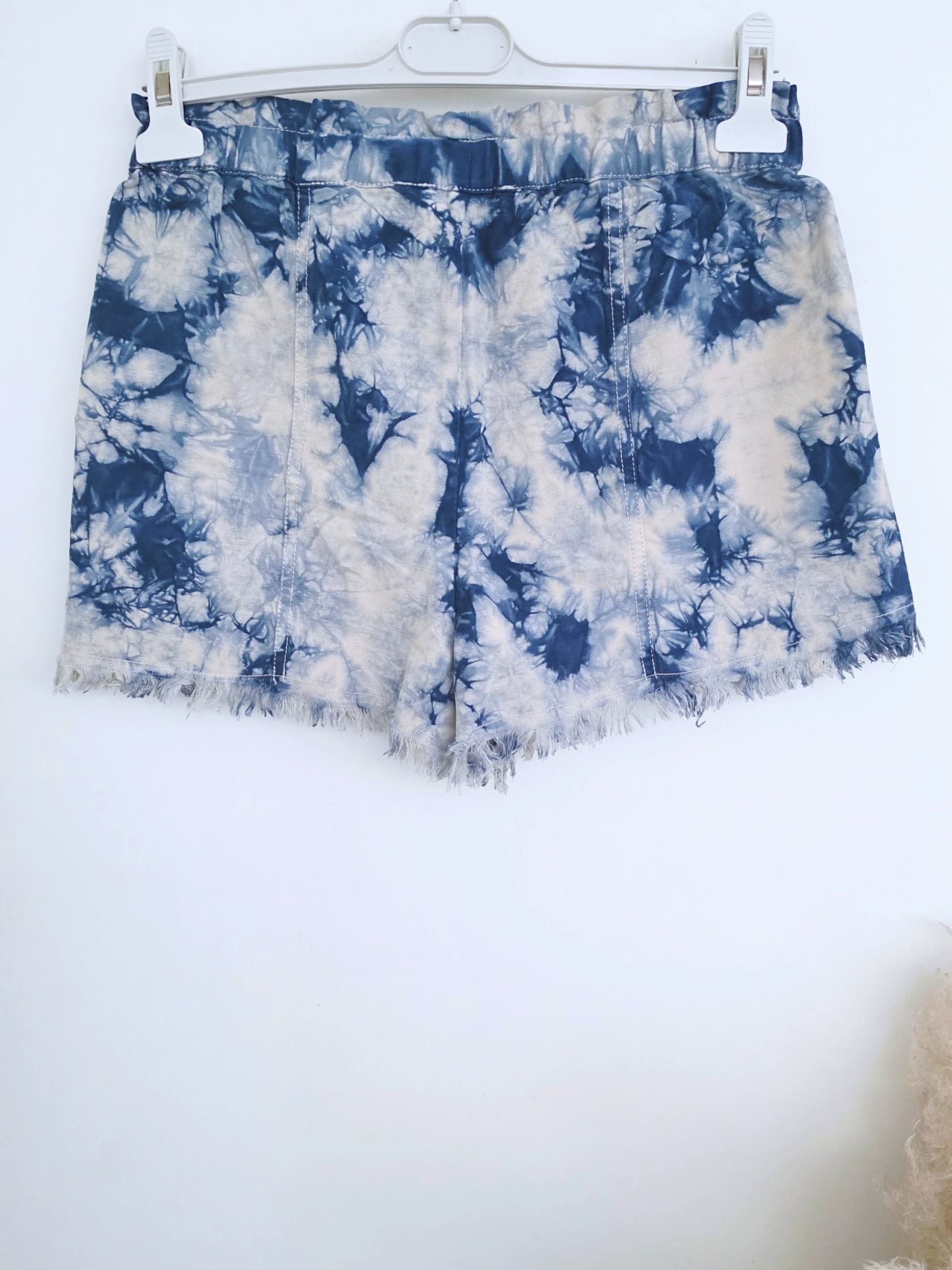 Short tie and dye bleu