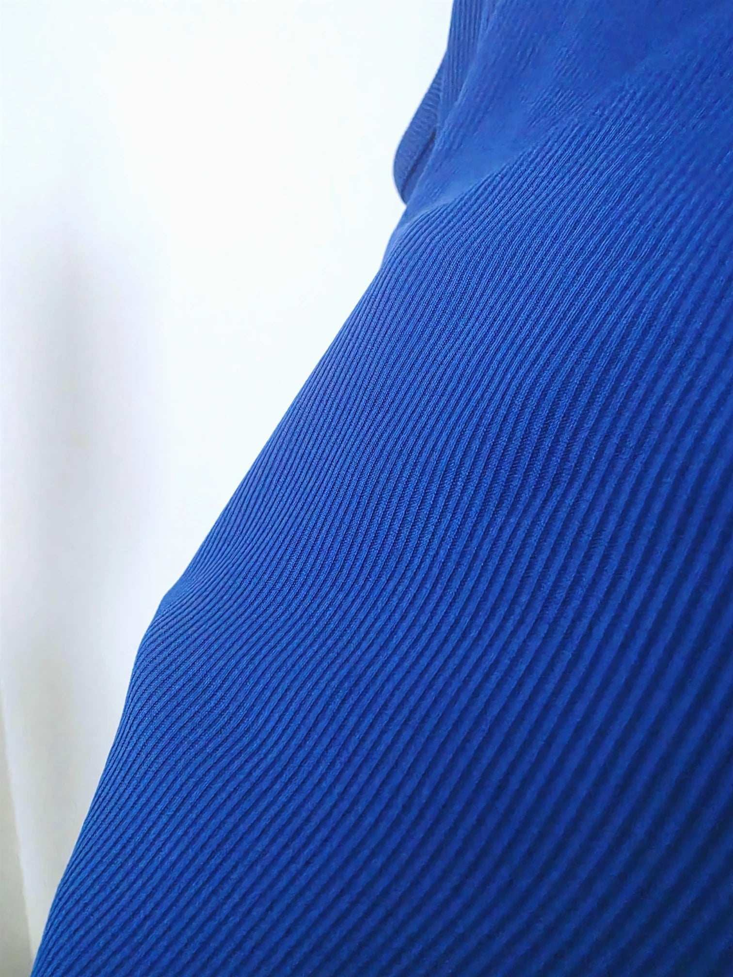 Débardeur bleu roi ou blanc maille côtelée