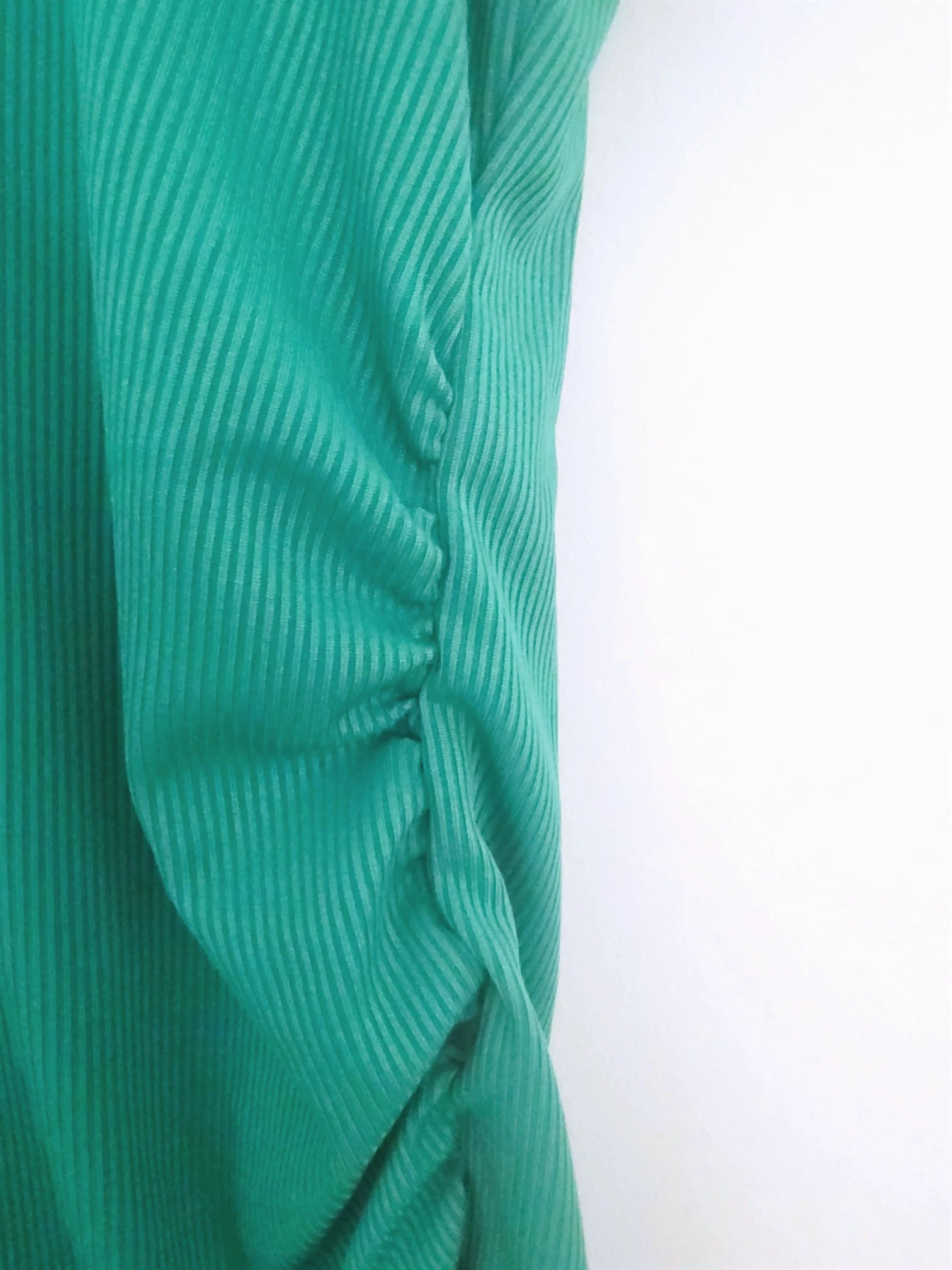 Débardeur vert en lycra à maille côtelée